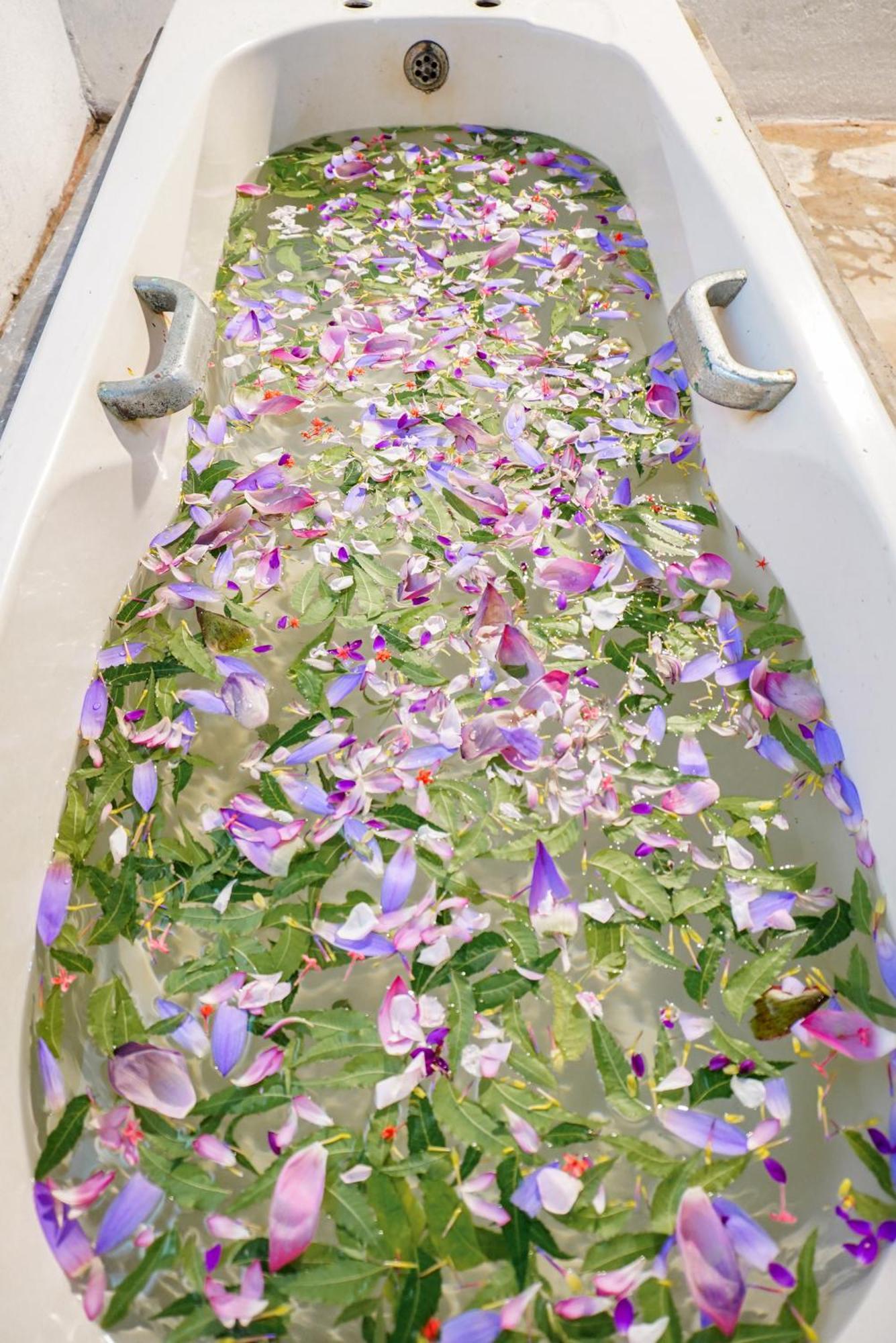 Manta Beach Resort & Ayurvedic Wellness Centre Bussa Exteriör bild