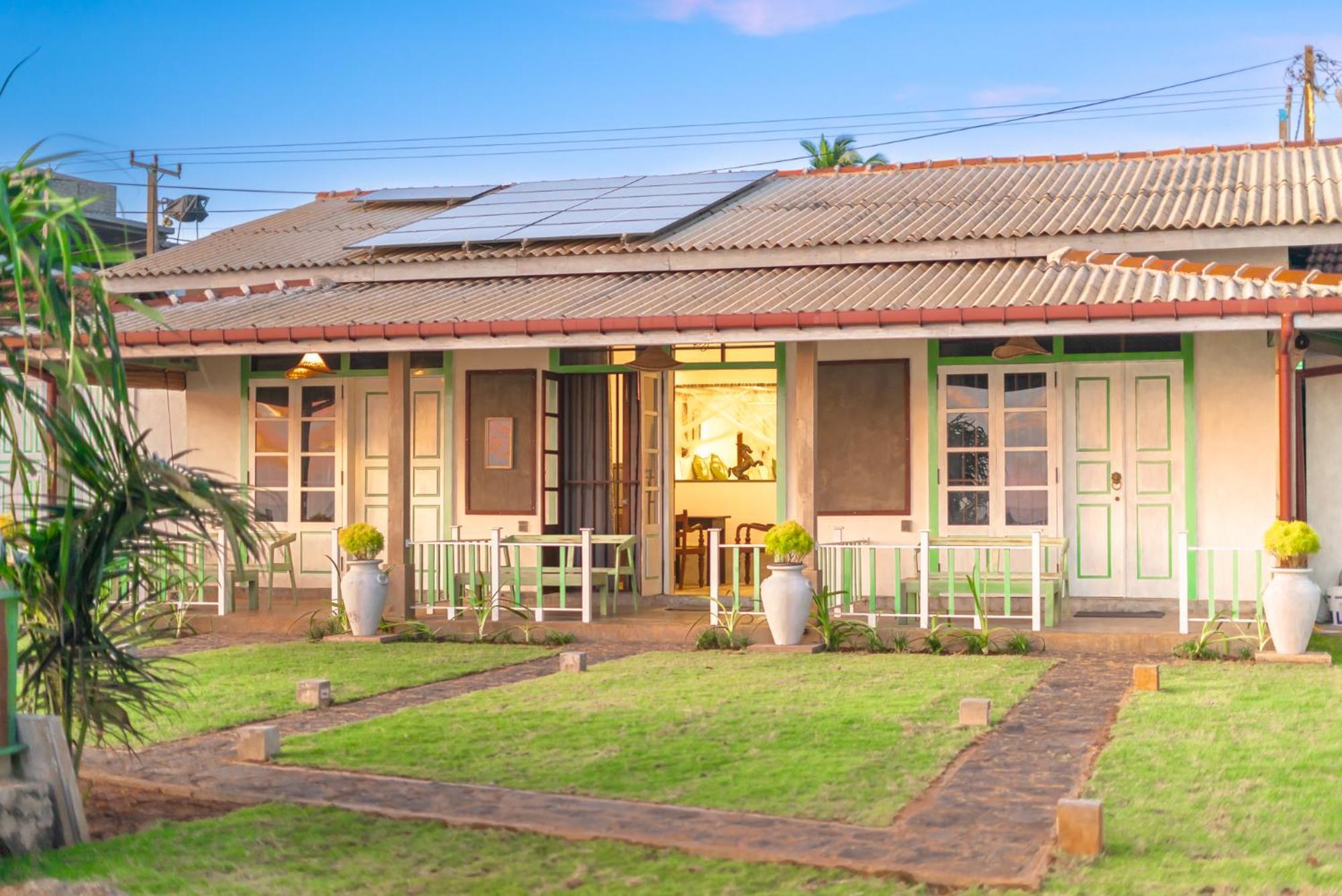 Manta Beach Resort & Ayurvedic Wellness Centre Bussa Exteriör bild
