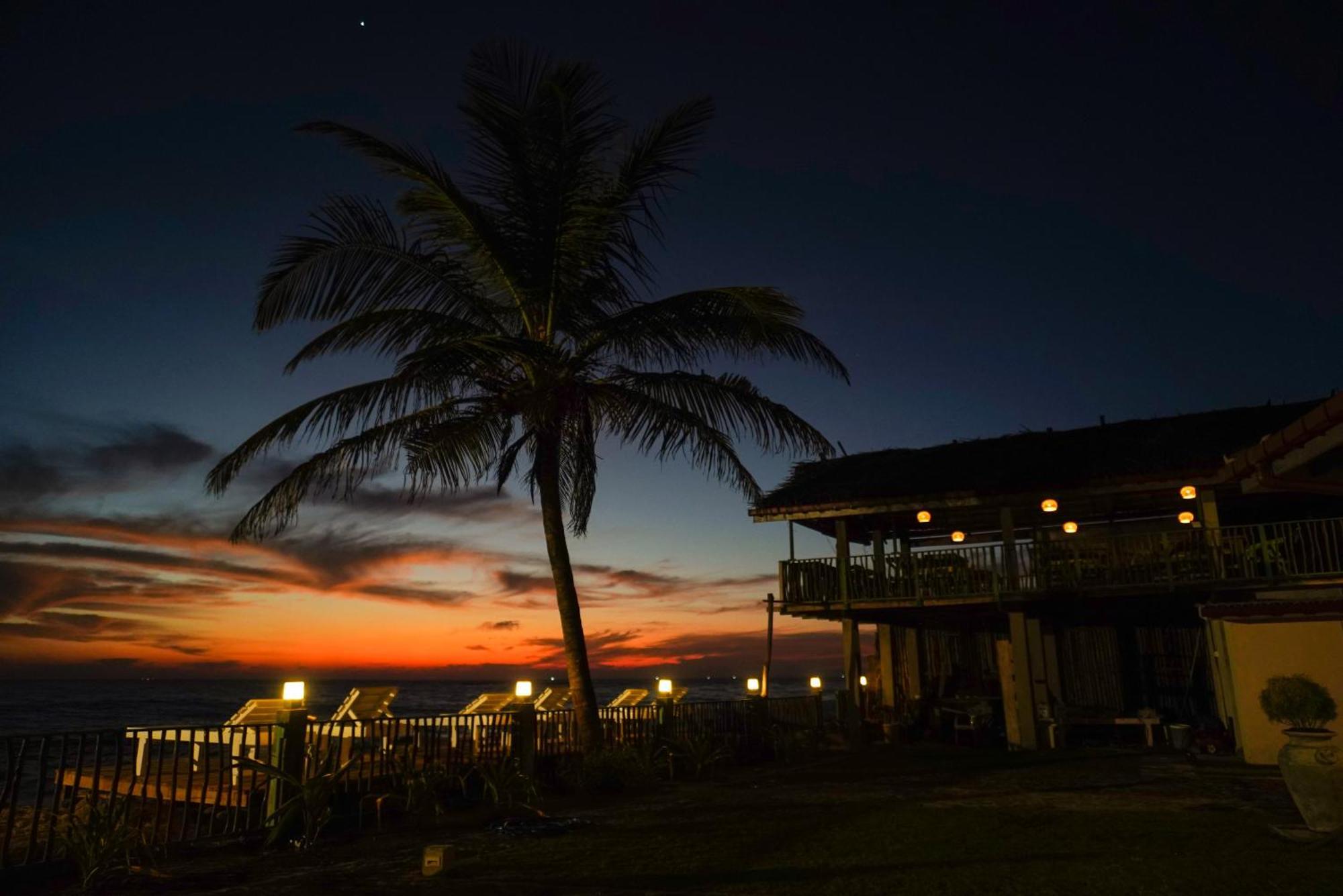 Manta Beach Resort & Ayurvedic Wellness Centre Bussa Exteriör bild
